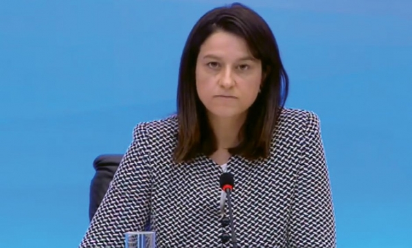&Nu;. &Kappa;&epsilon;&rho;&alpha;&mu;έ&omega;&sigmaf;: &Upsilon;&pi;&omicron;&chi;&rho;&epsilon;&omega;&tau;&iota;&kappa;ή &eta; &chi;&rho;ή&sigma;&eta; &mu;ά&sigma;&kappa;&alpha;&sigmaf; &alpha;&pi;ό &tau;&omicron; &nu;&eta;&pi;&iota;&alpha;&gamma;&omega;&gamma;&epsilon;ί&omicron; &mu;έ&chi;&rho;&iota; &tau;&omicron; &lambda;ύ&kappa;&epsilon;&iota;&omicron;