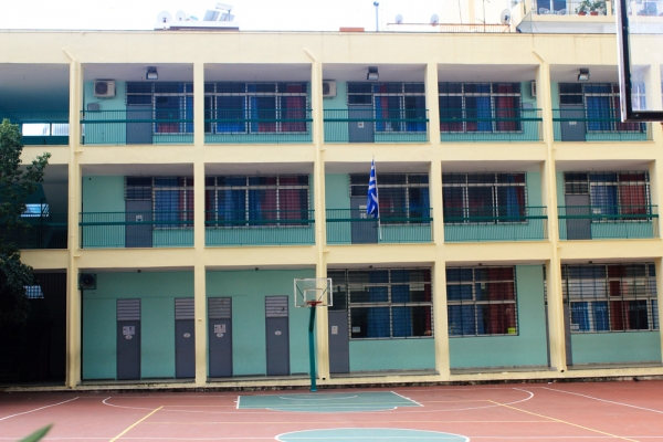 &laquo;&Pi;&rho;ώ&tau;&omicron; &kappa;&omicron;&upsilon;&delta;&omicron;ύ&nu;&iota;&raquo; &sigma;&tau;&alpha; &sigma;&chi;&omicron;&lambda;&epsilon;ί&alpha;, &mu;&epsilon; &mu;έ&tau;&rho;&alpha; &pi;&rho;&omicron;&sigma;&tau;&alpha;&sigma;ί&alpha;&sigmaf;!