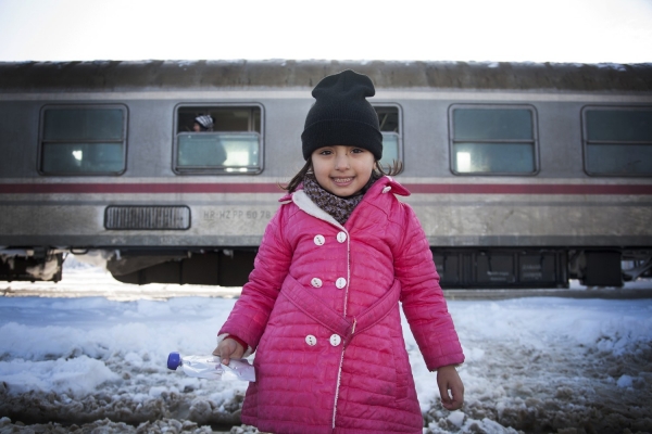 &Chi;&epsilon;&iota;&mu;ώ&nu;&alpha;&sigmaf;: H UNICEF &alpha;&nu;&eta;&sigma;&upsilon;&chi;&epsilon;ί &gamma;&iota;&alpha; &tau;&alpha; &pi;&alpha;&iota;&delta;&iota;ά &pi;&rho;&omicron;&sigma;&phi;ύ&gamma;&omega;&nu; &kappa;&alpha;&iota; &mu;&epsilon;&tau;&alpha;&nu;&alpha;&sigma;&tau;ώ&nu;