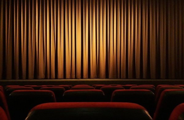 &Mu;&epsilon; &tau;&alpha; &pi;&alpha;&iota;&delta;&iota;ά &sigma;&tau;&omicron; &sigma;&pi;ί&tau;&iota;; &Delta;&epsilon;ί&tau;&epsilon; &pi;&alpha;&iota;&delta;&iota;&kappa;έ&sigmaf; &theta;&epsilon;&alpha;&tau;&rho;&iota;&kappa;έ&sigmaf; &pi;&alpha;&rho;&alpha;&sigma;&tau;ά&sigma;&epsilon;&iota;&sigmaf; &tau;&omicron;&upsilon; &Epsilon;&theta;&nu;&iota;&kappa;&omicron;ύ &Theta;&epsilon;ά&tau;&rho;&omicron;&upsilon;... online!