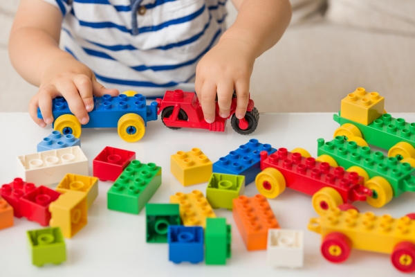 &Eta; LEGO &lambda;&alpha;&nu;&sigma;ά&rho;&epsilon;&iota; &tau;&eta; &sigma;&epsilon;&iota;&rho;ά Braille Bricks &gamma;&iota;&alpha; &pi;&alpha;&iota;&delta;&iota;ά &mu;&epsilon; &pi;&rho;&omicron;&beta;&lambda;ή&mu;&alpha;&tau;&alpha; ό&rho;&alpha;&sigma;&eta;&sigmaf;