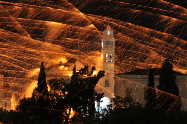 &Pi;&alpha;&sigma;&chi;&alpha;&lambda;&iota;&nu;ά έ&theta;&iota;&mu;&alpha; &sigma;&tau;&eta;&nu; &Epsilon;&lambda;&lambda;ά&delta;&alpha;!