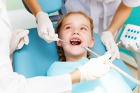 MetLife Dental Plus: &Epsilon;&sigma;&epsilon;ί&sigmaf;, &pi;ό&sigma;&omicron; &sigma;&upsilon;&chi;&nu;ά &pi;ά&tau;&epsilon; &tau;&alpha; &pi;&alpha;&iota;&delta;&iota;ά &sigma;&alpha;&sigmaf; &sigma;&tau;&omicron;&nu; &pi;&alpha;&iota;&delta;&omicron;&delta;&omicron;&nu;&tau;ί&alpha;&tau;&rho;&omicron;;