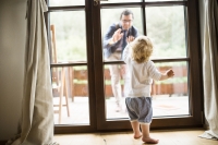 &Pi;&omicron;&tau;έ &mu;&eta; &phi;&epsilon;ύ&gamma;&epsilon;&tau;&epsilon; &kappa;&rho;&upsilon;&phi;ά &alpha;&pi;ό &tau;&omicron; &sigma;&pi;ί&tau;&iota; &mu;ό&nu;&omicron; &kappa;&alpha;&iota; &mu;ό&nu;&omicron; &gamma;&iota;&alpha; &nu;&alpha; &alpha;&pi;&omicron;&phi;ύ&gamma;&epsilon;&tau;&epsilon; &mu;&iota;&alpha; &sigma;&kappa;&eta;&nu;ή &alpha;&pi;&omicron;&chi;&omega;&rho;&iota;&sigma;&mu;&omicron;ύ &alpha;&pi;ό &tau;&omicron; &mu;&omega;&rho;ό &sigma;&alpha;&sigmaf;
