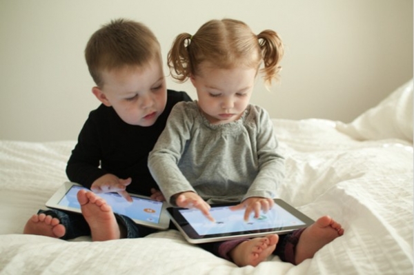 &Pi;ώ&sigmaf; &tau;&alpha; tablet &kappa;&alpha;&iota; &tau;&alpha; iPad &beta;&lambda;ά&pi;&tau;&omicron;&upsilon;&nu; &tau;&eta; &mu;&upsilon;&omicron;&sigma;&kappa;&epsilon;&lambda;&epsilon;&tau;&iota;&kappa;ή &alpha;&nu;ά&pi;&tau;&upsilon;&xi;&eta; &tau;&omega;&nu; &pi;&alpha;&iota;&delta;&iota;ώ&nu;